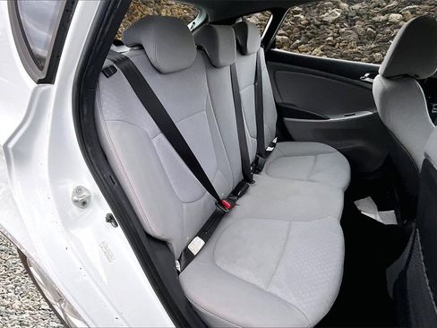 Used 2012 Hyundai Accent SE image 23