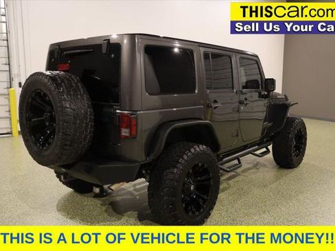 Used 2017 Jeep Wrangler Unlimited Rubicon w/ Connectivity Group image 7