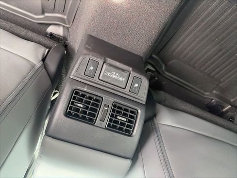 Used 2018 Subaru Outback 2.5i Limited AWD/4WD image 4