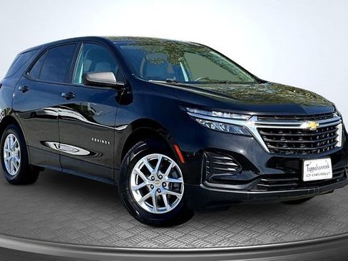 Used 2022 Chevrolet Equinox LS image 3