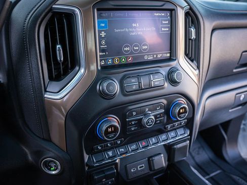 Used 2022 Chevrolet Silverado 3500 High Country image 19