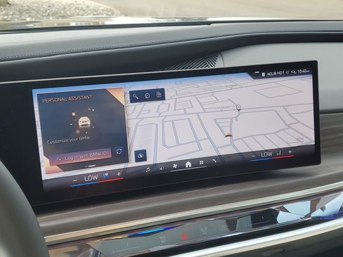 Certified 2023 BMW 760i xDrive w/ Executive Package image 17