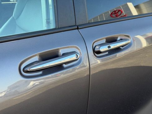 Used 2024 Toyota Sienna XLE image 11