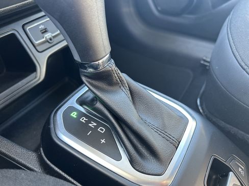 Used 2018 Jeep Renegade Altitude image 16