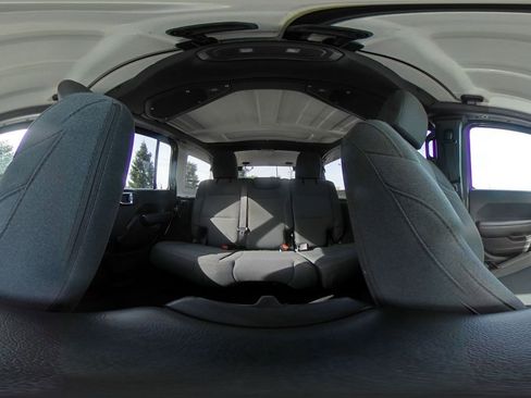 Used 2025 Jeep Wrangler Sport S image 41