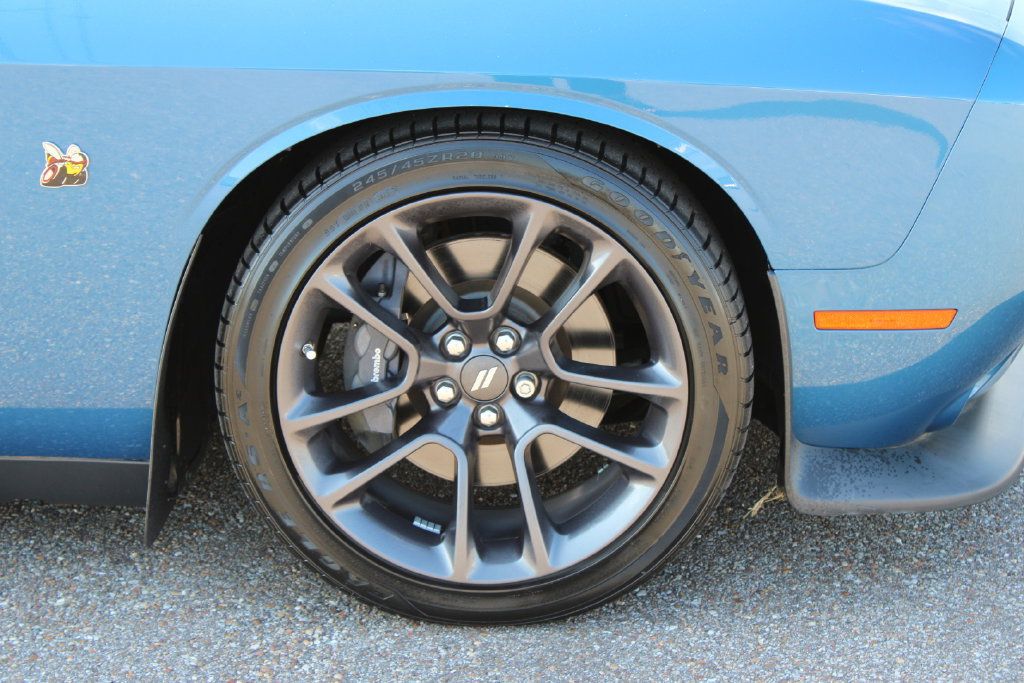 Used 2022 Dodge Challenger R/T Scat Pack w/ Shaker Package RWD image 7