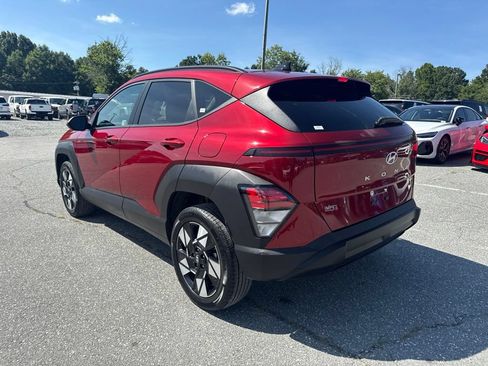 Used 2024 Hyundai Kona SEL AWD/4WD image 2