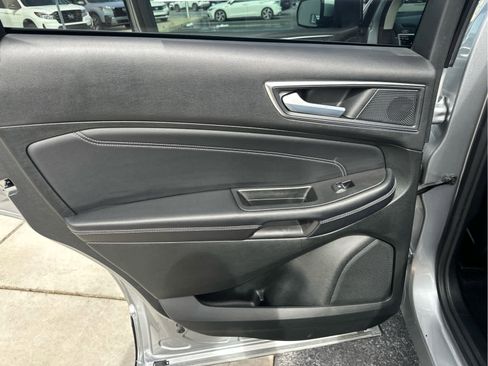 Used 2023 Ford Edge Titanium image 43