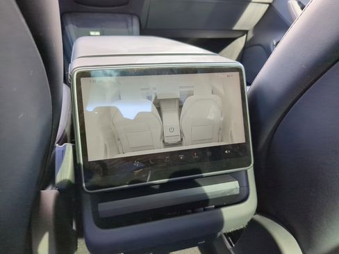 Used 2025 Tesla Model 3 Long Range image 16