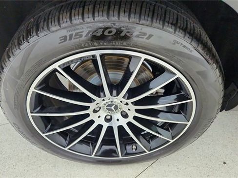 Used 2023 Mercedes-Benz GLE 450 4MATIC w/ AMG Line Exterior image 60