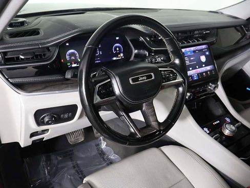 Used 2022 Jeep Grand Cherokee L Overland w/ Advanced Protech Group III image 35