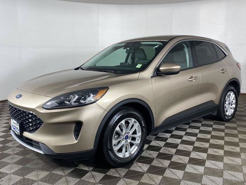 Used 2021 Ford Escape SE FWD image 3