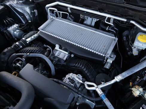 Used 2023 Subaru Ascent Touring image 9