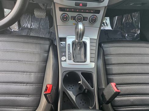 Used 2017 Volkswagen CC Sport image 37