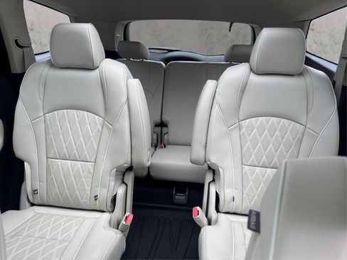 Used 2024 Buick Enclave Avenir w/ Trailering Package, 5000 lbs. AWD/4WD image 24