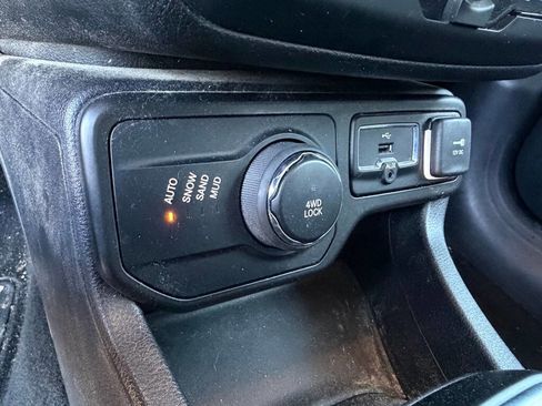 Used 2018 Jeep Renegade Latitude image 25