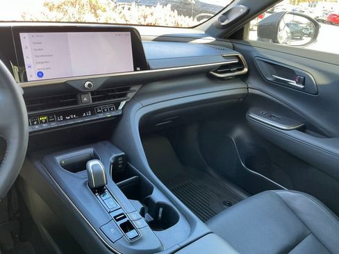 Used 2023 Toyota Crown XLE image 39