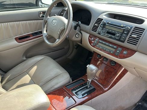 Used 2005 Toyota Camry LE image 15