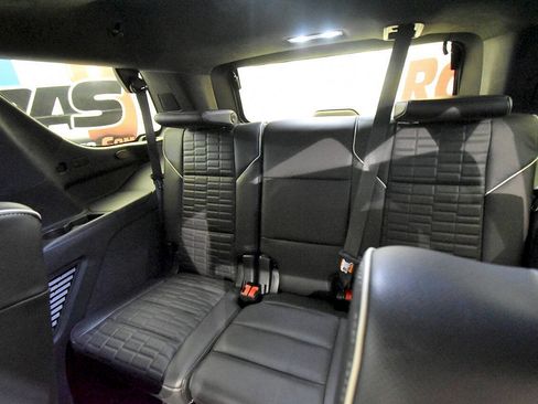 Used 2023 Cadillac Escalade Sport Platinum w/ LPO, ONYX Package AWD/4WD image 17