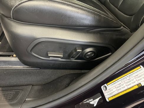 Certified 2023 Jeep Grand Cherokee L Limited w/ Black Appearance Package image 7