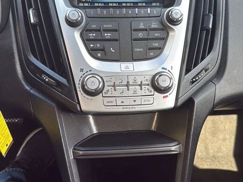 Used 2017 Chevrolet Equinox LT w/ Convenience Package image 12