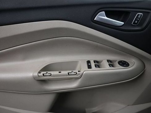 Used 2016 Ford Escape SE w/ SE Chrome Package FWD image 24