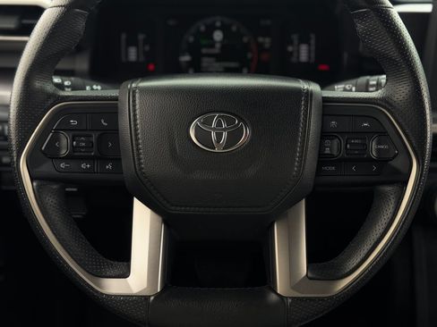 Certified 2025 Toyota 4Runner SR5 AWD/4WD image 14