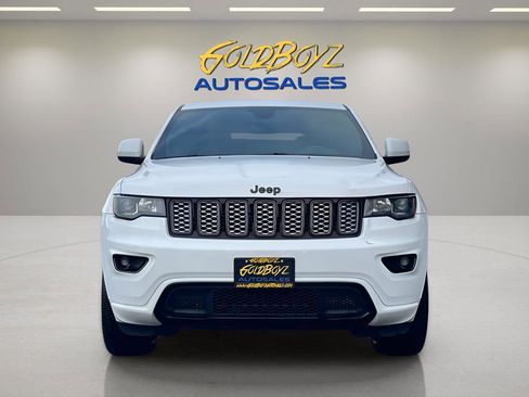 Used 2018 Jeep Grand Cherokee Altitude image 9