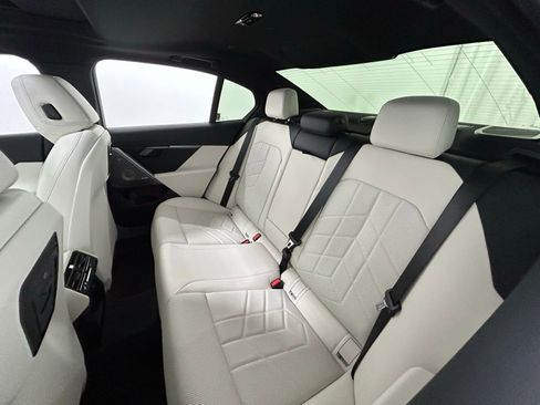 Used 2026 BMW i5 eDrive40 w/ Premium Package AWD/4WD image 33