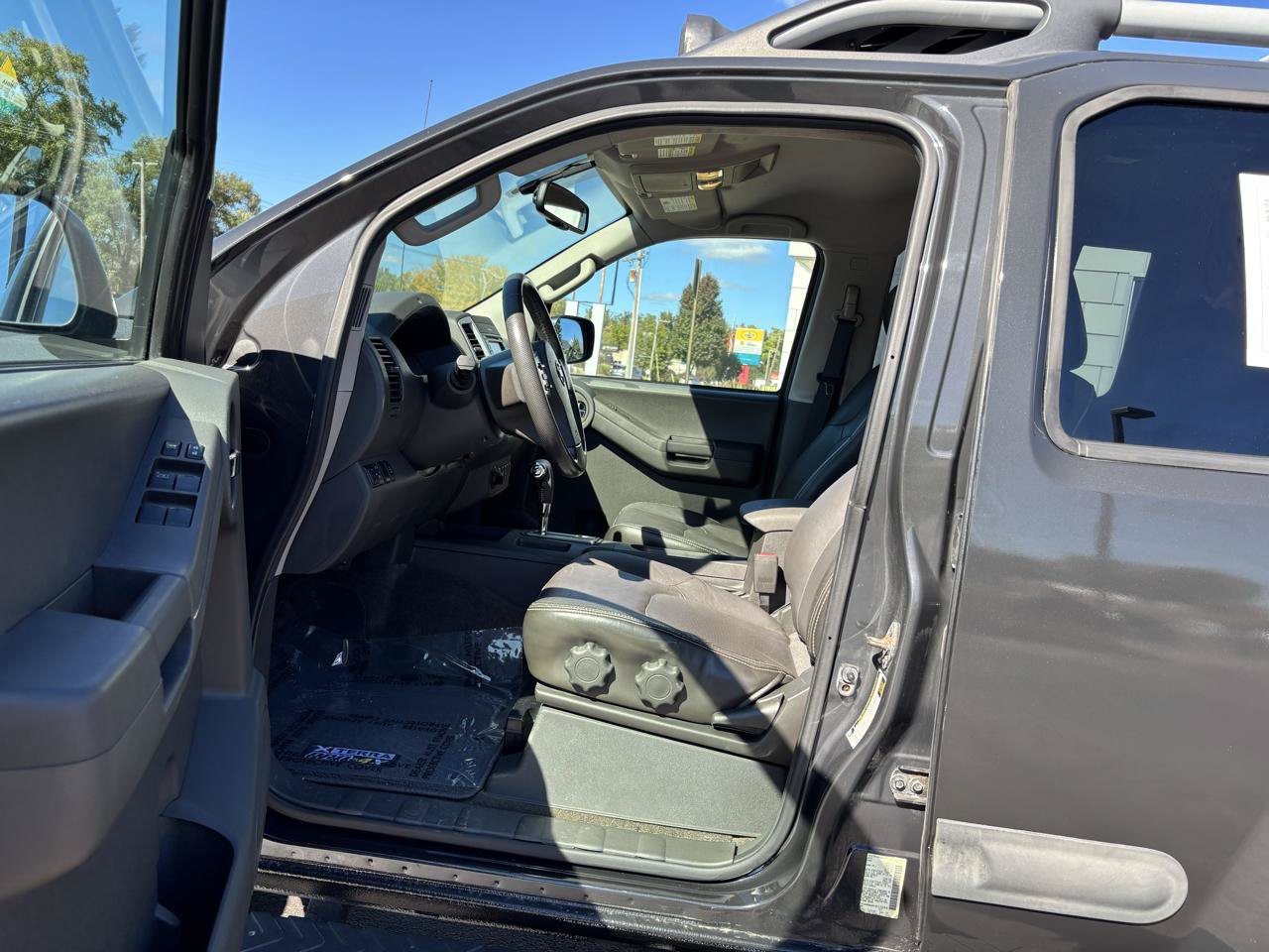 Used 2014 Nissan Xterra PRO-4X w/ Pro-4x Leather Package AWD/4WD image 15
