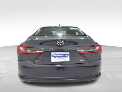 Used 2025 Toyota Camry LE image 3