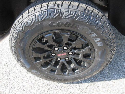 New 2026 GMC Canyon Elevation w/ Convenience Package RWD image 10