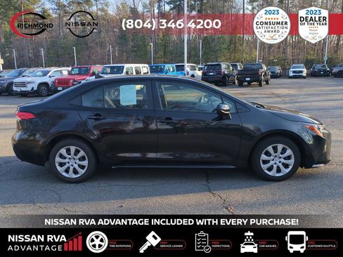 Used 2022 Toyota Corolla LE image 4