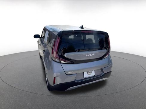 Used 2025 Kia Soul LX w/ LX Technology Package FWD image 11