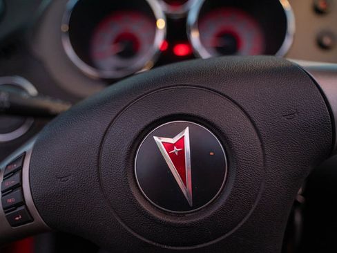 Used 2009 Pontiac Solstice Coupe RWD image 36