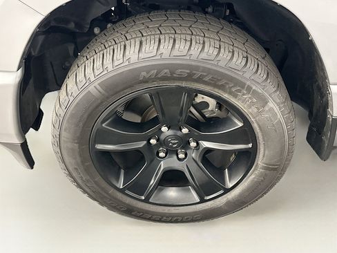 Used 2023 RAM 1500 Big Horn AWD/4WD image 11