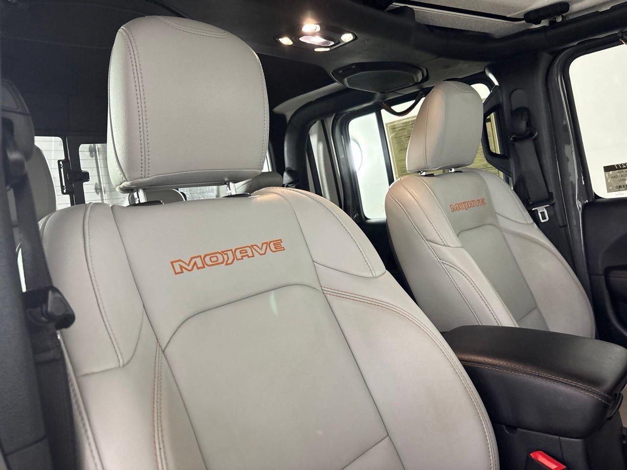 Used 2020 Jeep Gladiator Mojave AWD/4WD image 29