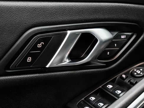 Used 2025 BMW 330i xDrive Sedan image 45