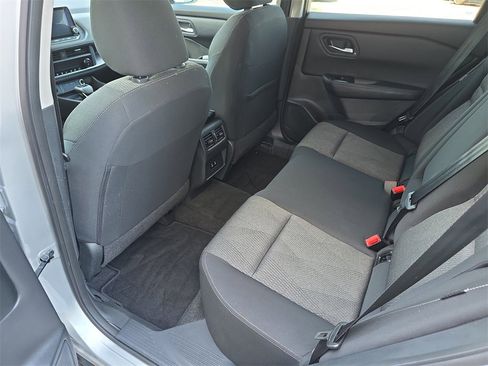 Used 2024 Nissan Rogue SV image 18