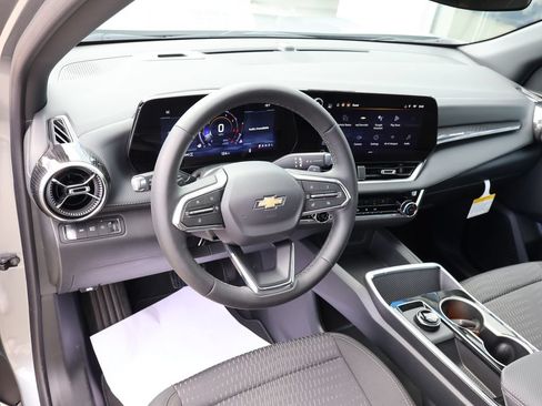 New 2026 Chevrolet Equinox LT AWD/4WD image 23