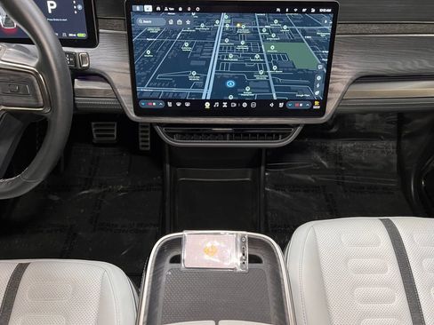 Used 2023 Rivian R1S Adventure image 11