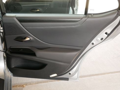 Certified 2025 Lexus ES 300h w/ Premium Package FWD image 18