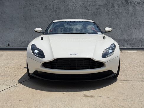 Used 2019 Aston Martin DB11 Coupe RWD image 7