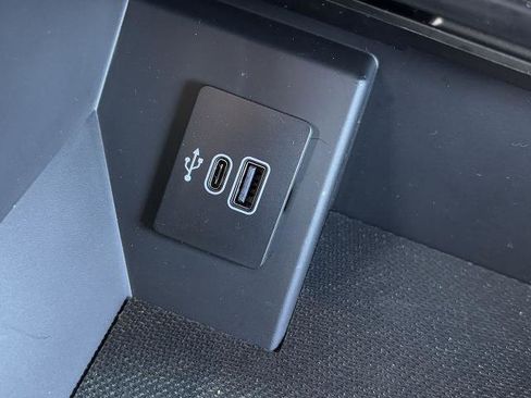 New 2025 Ford F150 Lariat w/ Equipment Group 501A Mid image 21