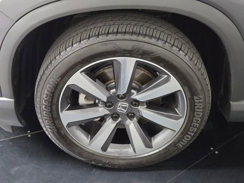 Used 2025 Honda Pilot Touring image 12