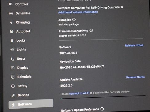 Used 2023 Tesla Model 3 Standard Range image 10