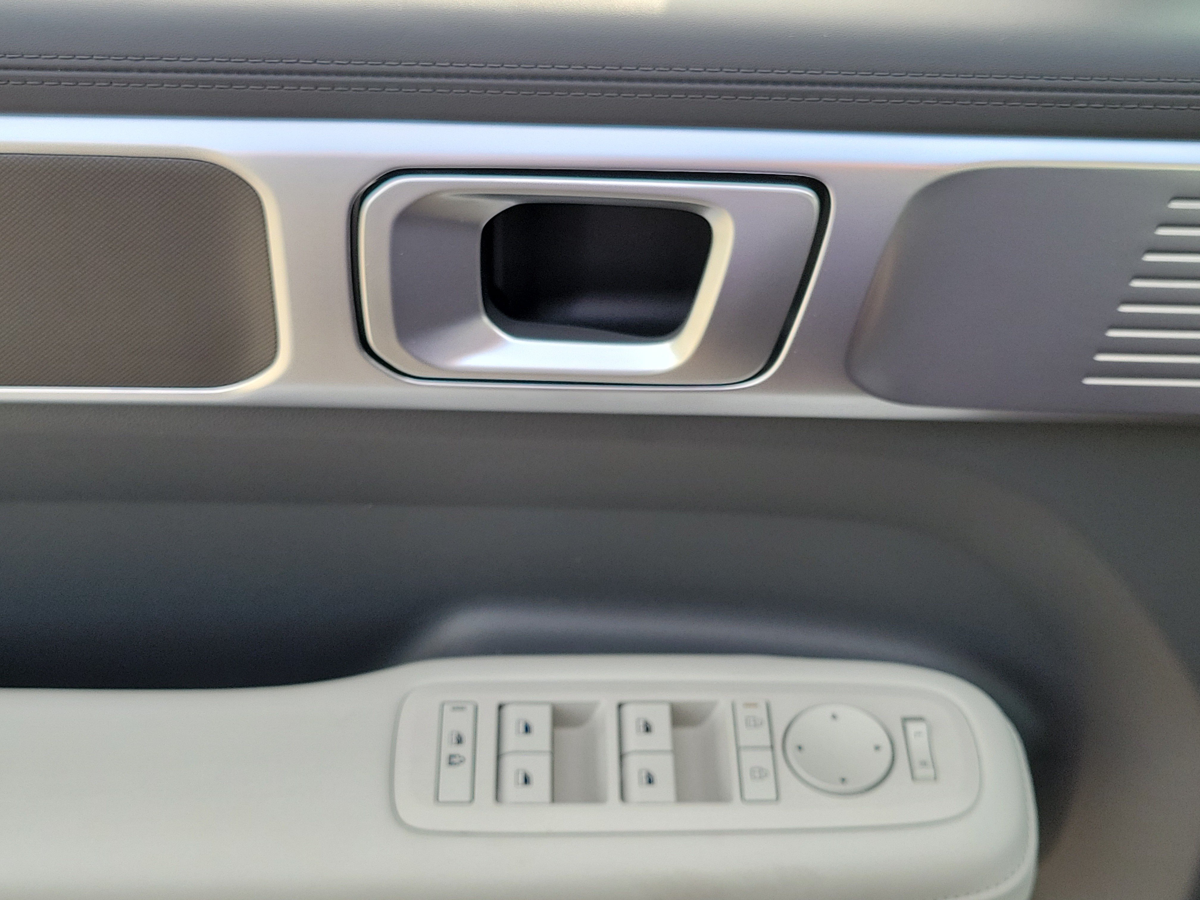 Certified 2026 Hyundai Santa Fe SEL FWD image 16