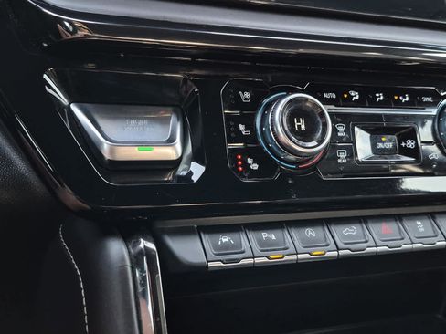 Certified 2023 GMC Sierra 1500 AT4X image 33