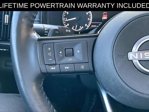 Used 2023 Nissan Pathfinder SL image 25