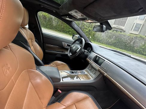 Used 2011 Jaguar XF R RWD image 18